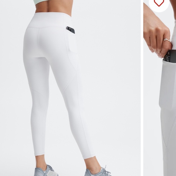 Fabletics High-Waisted Oasis Crossover 7/8 Legging, size XS - Picture 2 of 6